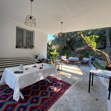 House With Beautiful Garden In Plomari Leilighet Eksteriør bilde